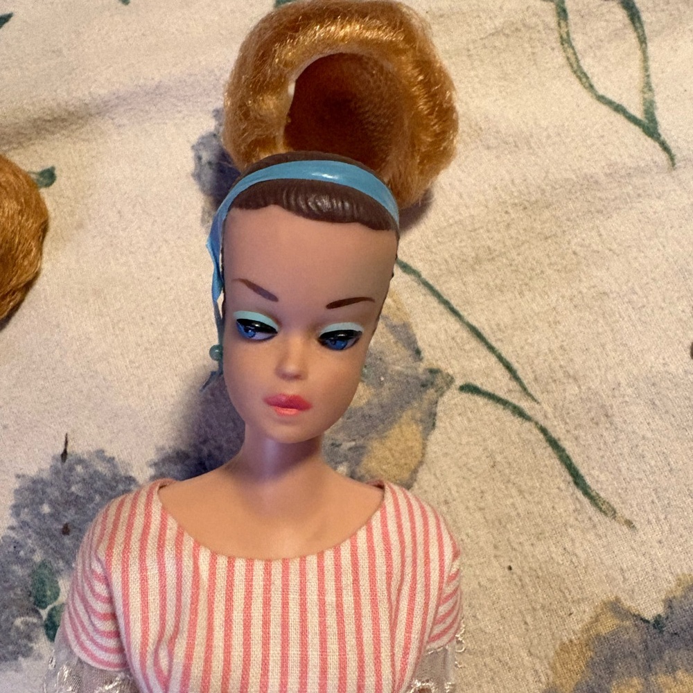 Vintage Mixed Fashion Dolls - Pink Striped Dress & Accessories - Picture 5 of 16